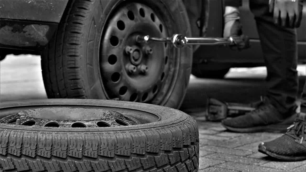 What is a Tire Iron and Why Every Driver Needs One | SimpleTire